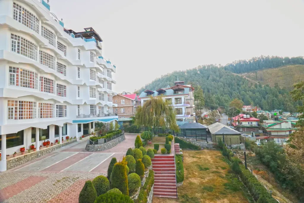 Hill crest Resort by DLS