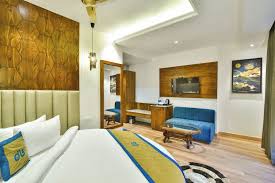 Ark Holiday Inn By DLS