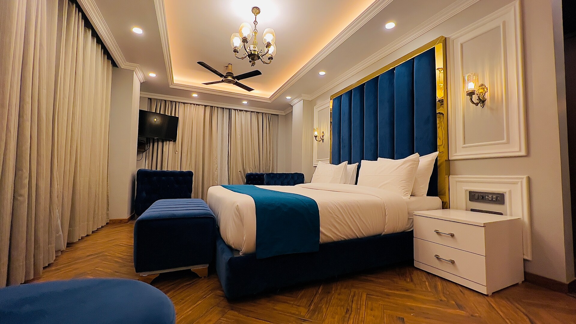 Claret Inn By DLS